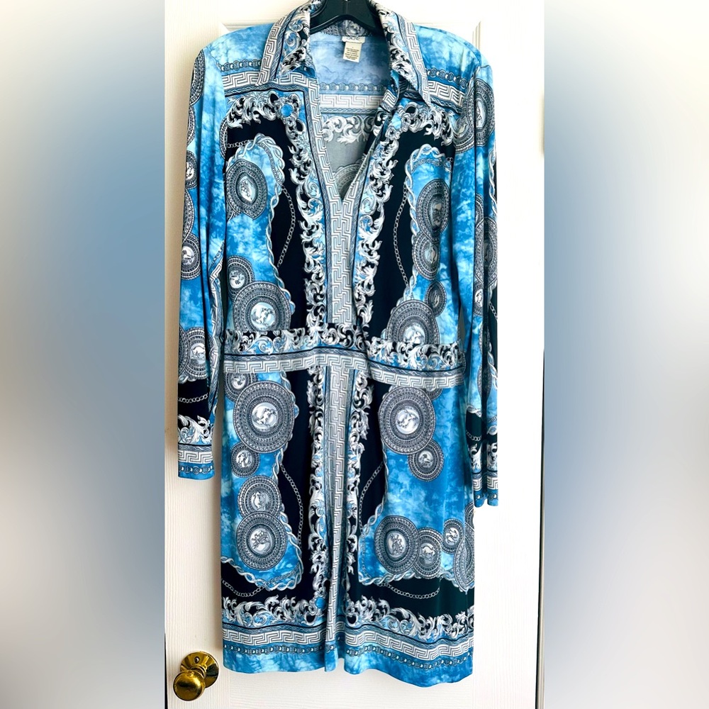 Beautiful blue multi colored dress with V neck fabulous pattern size L